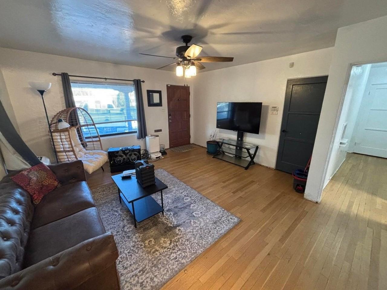 825 Palomas Drive Southeast - Photo 3 of 9