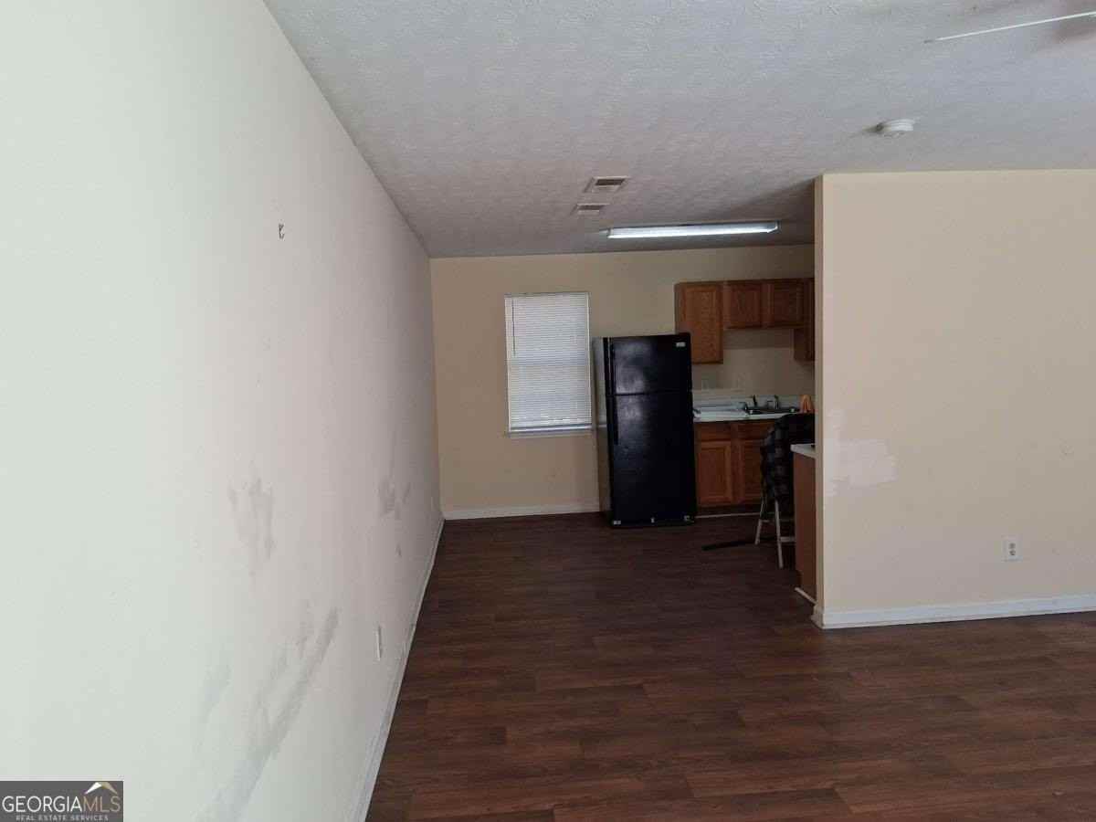 209 E Wilson St Apt 26 #26 - Photo 3 of 13