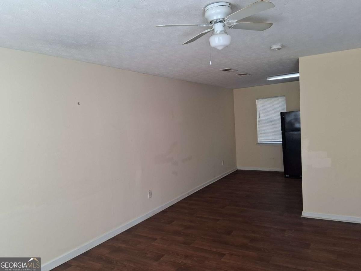 209 E Wilson St Apt 26 #26 - Photo 4 of 13