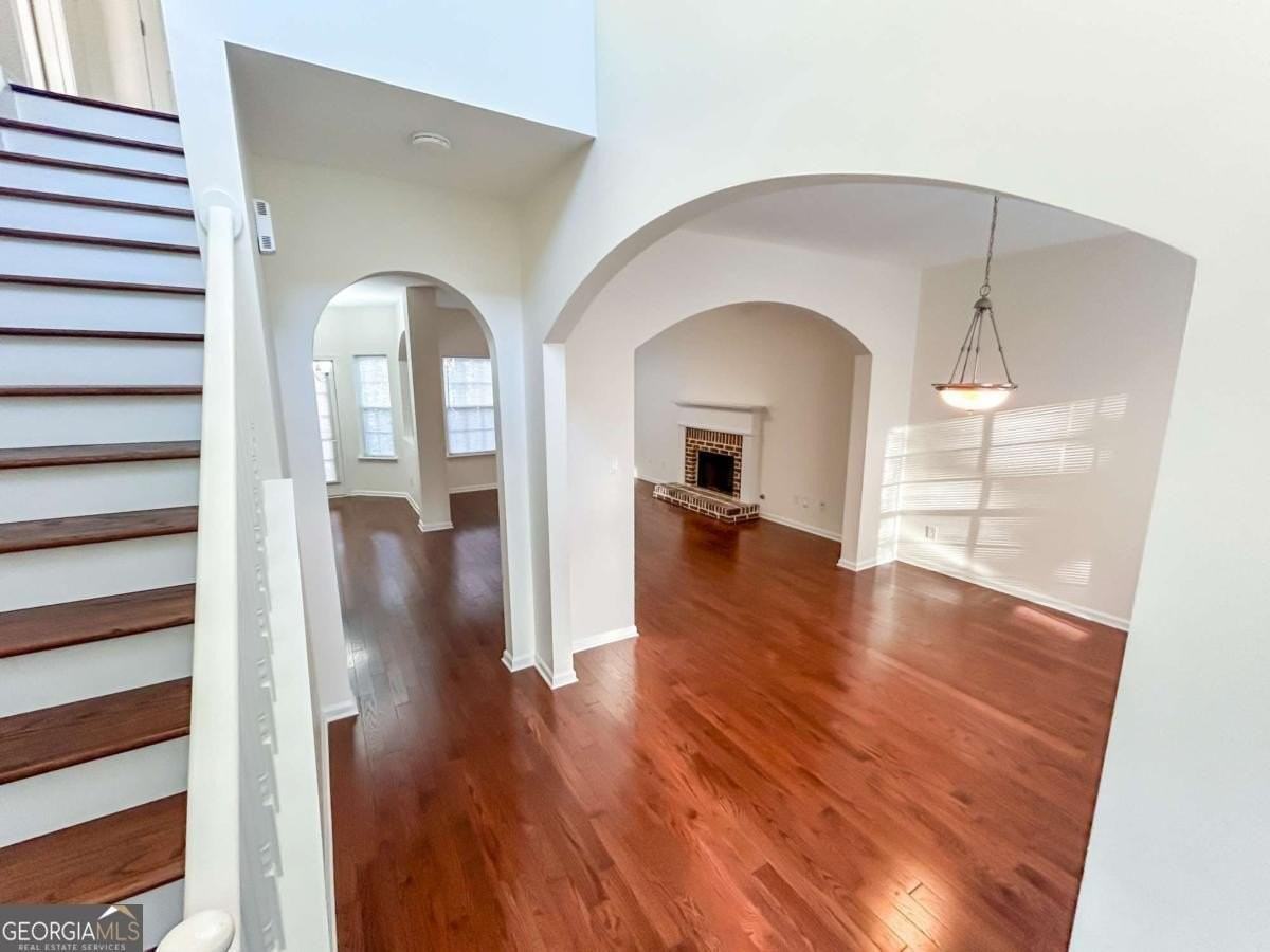 2027 Oakbluff Dr - Photo 3 of 34