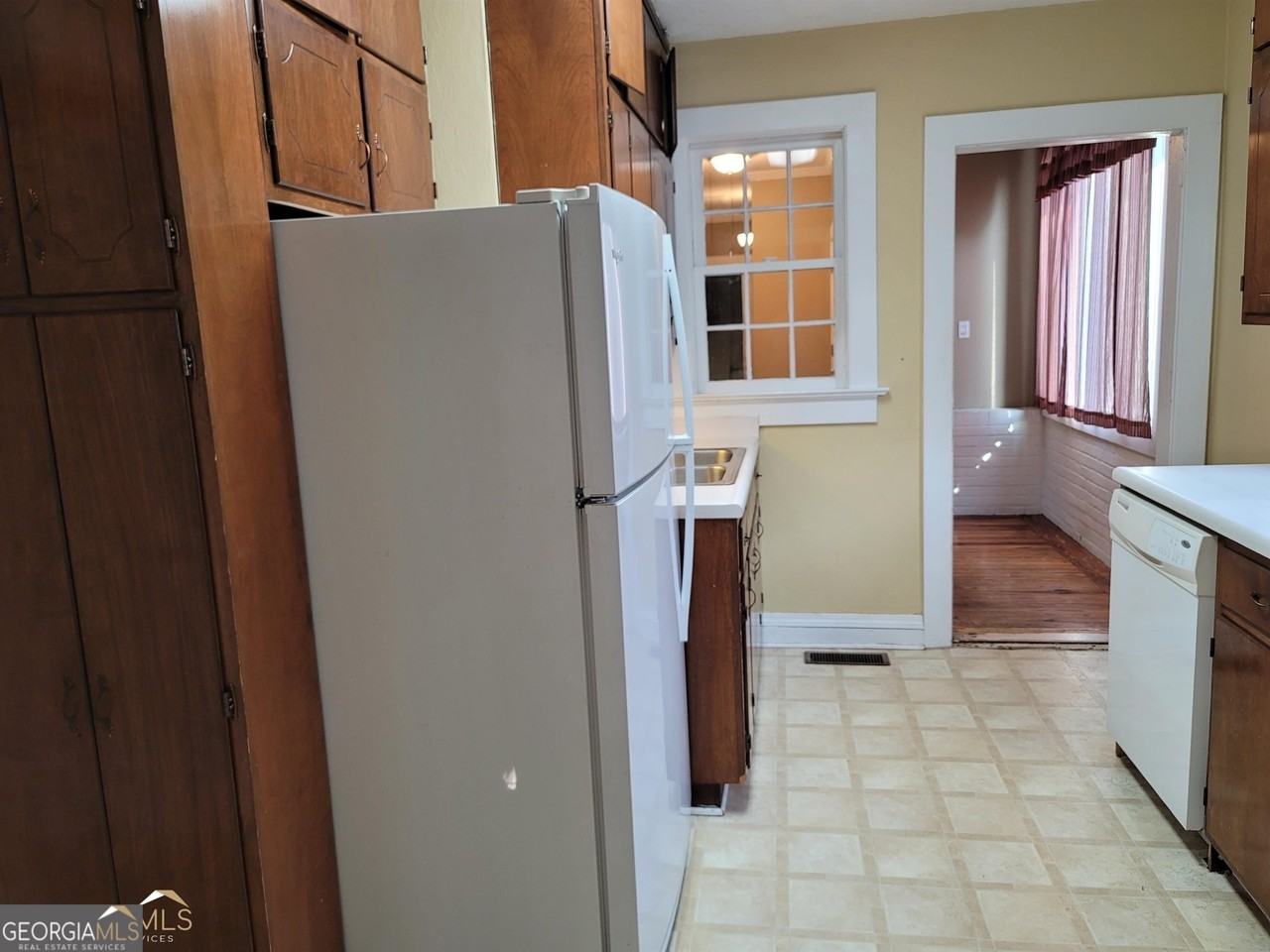 156 Florida Avenue - Photo 7 of 19