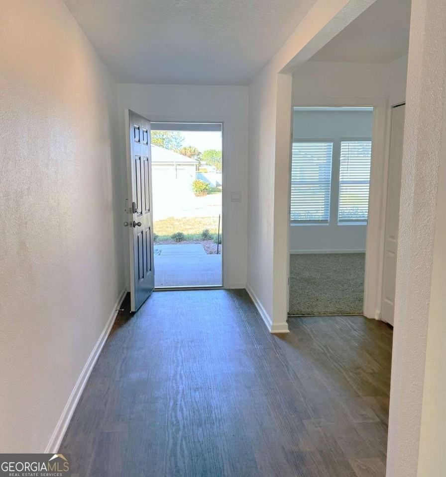 101 Landing Boulevard - Photo 2 of 27