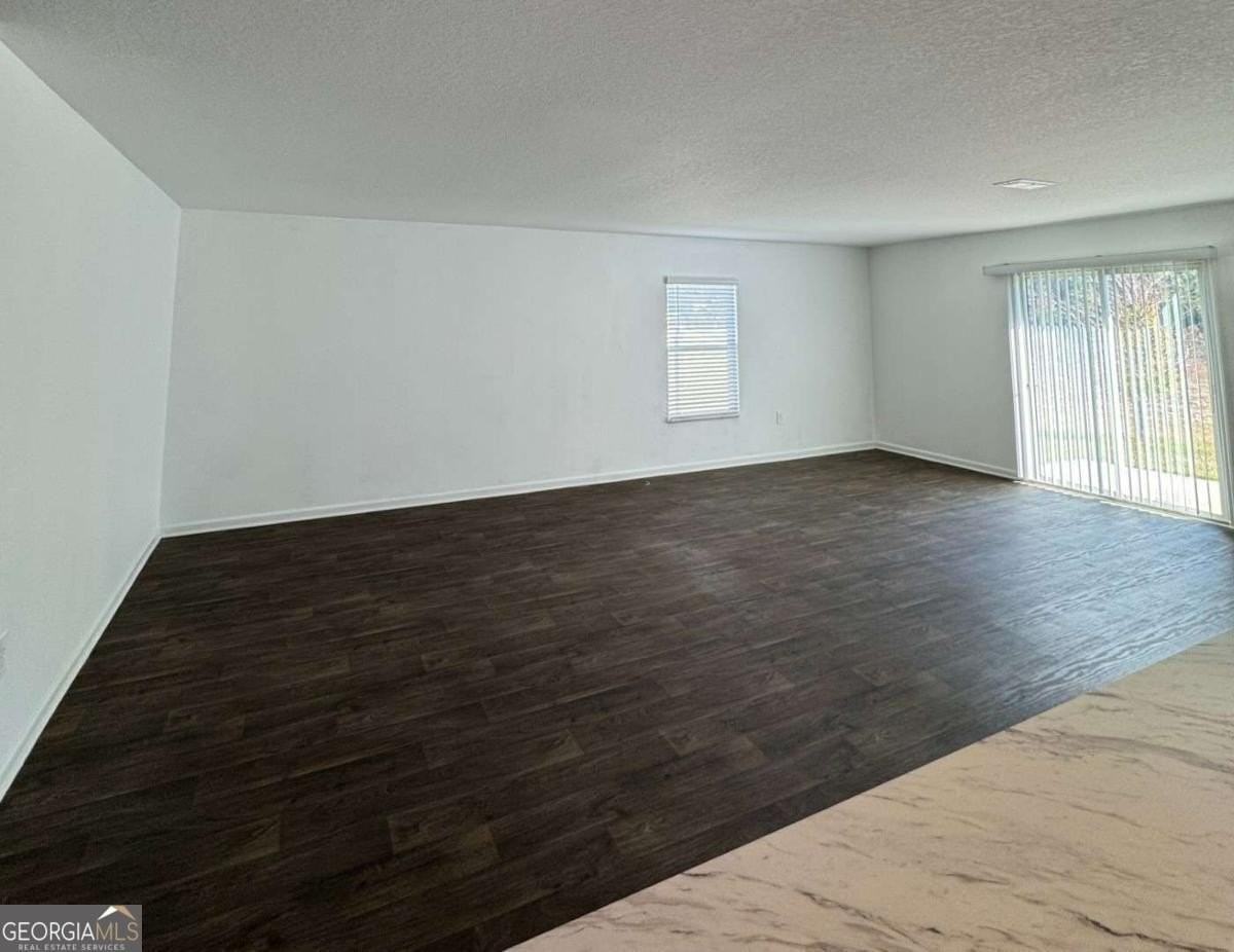 101 Landing Boulevard - Photo 6 of 27