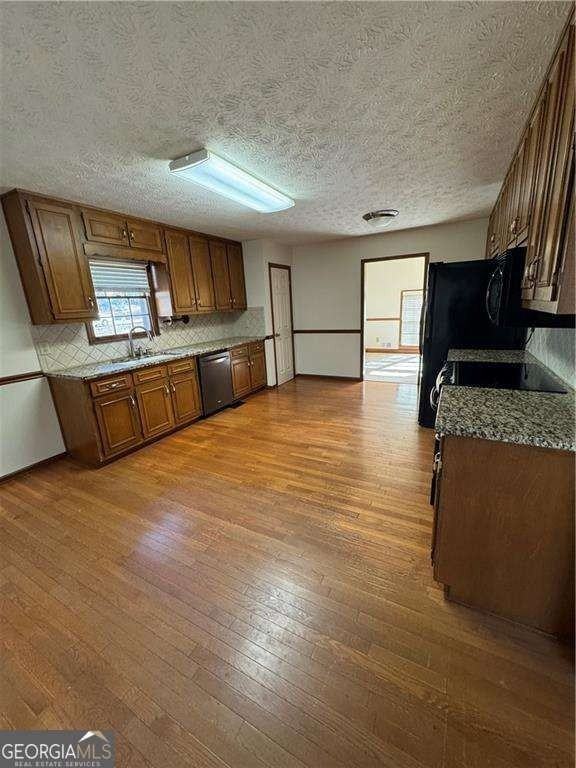 910 Thousand Oaks Dr - Photo 4 of 10