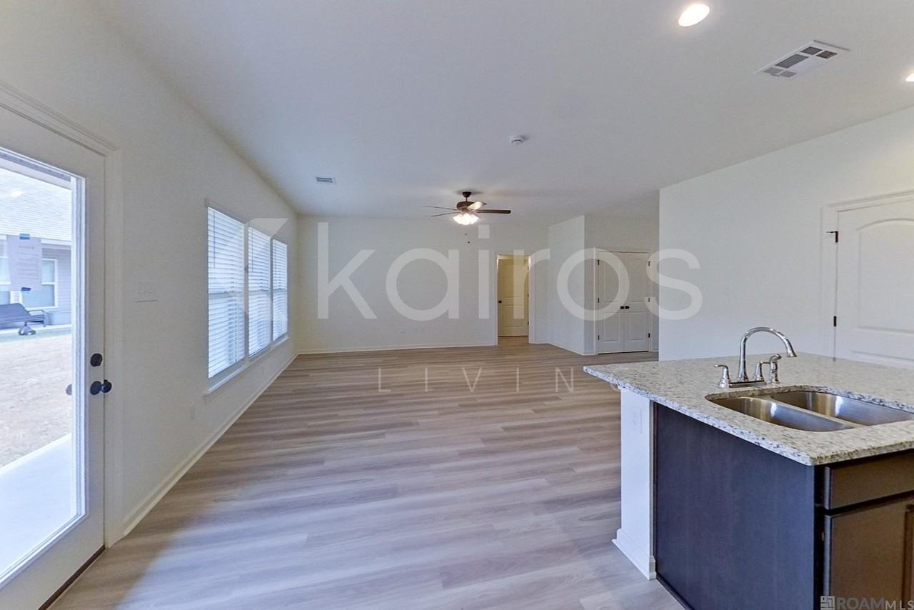 204 Salvat Drive - Photo 3 of 16