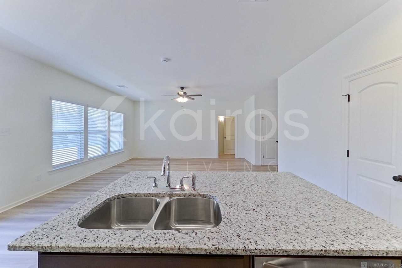 204 Salvat Drive - Photo 5 of 16