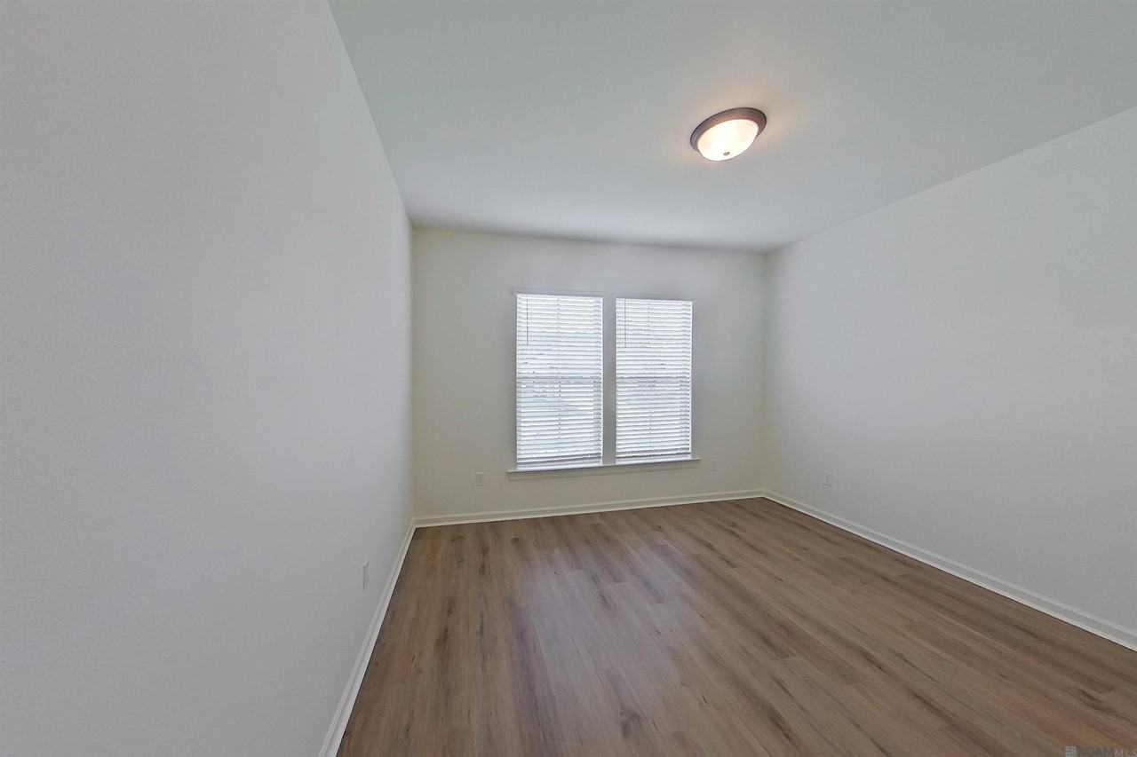 107 Teddy Lane - Photo 6 of 16