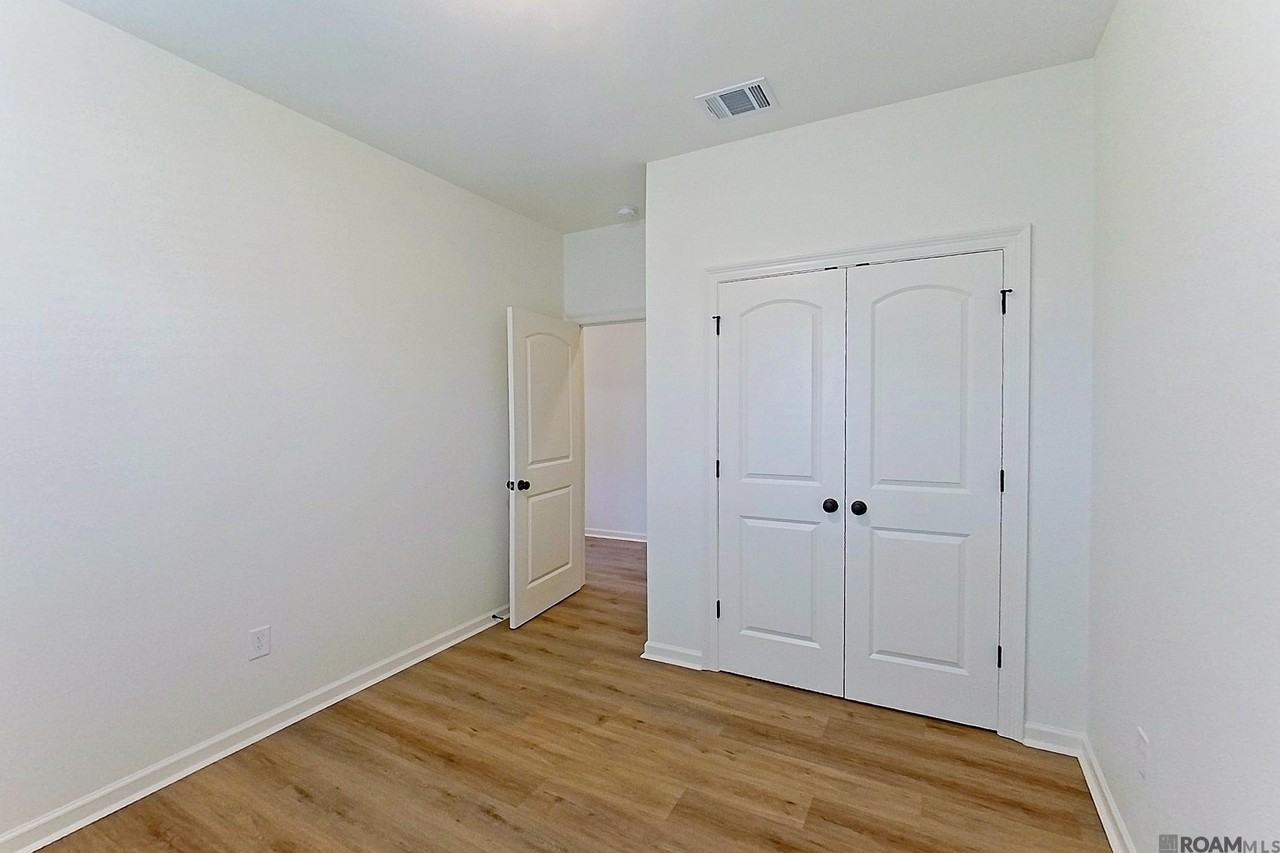 100 Teddy Lane - Photo 4 of 14