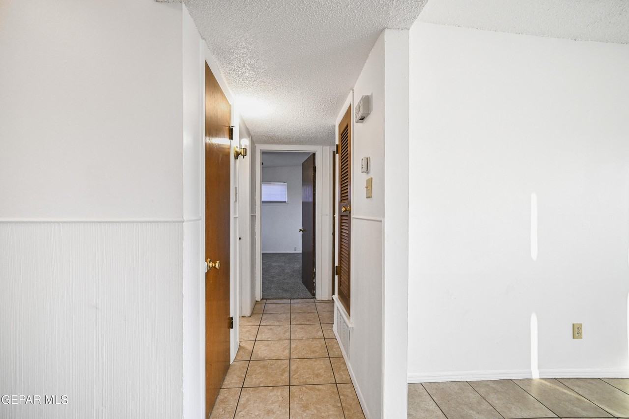 5520 Edinburg Dr - Photo 5 of 18