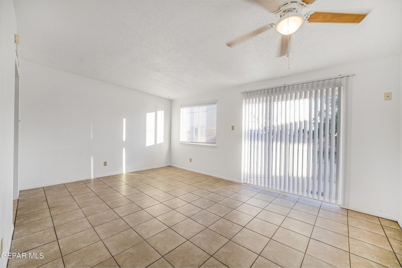 5520 Edinburg Dr - Photo 7 of 18