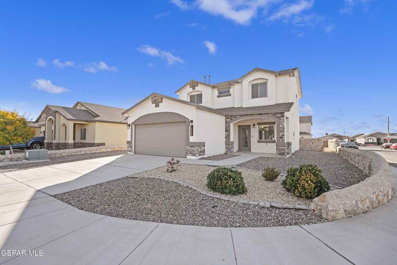 13900 Villa Vista Ave - Photo 3 of 32