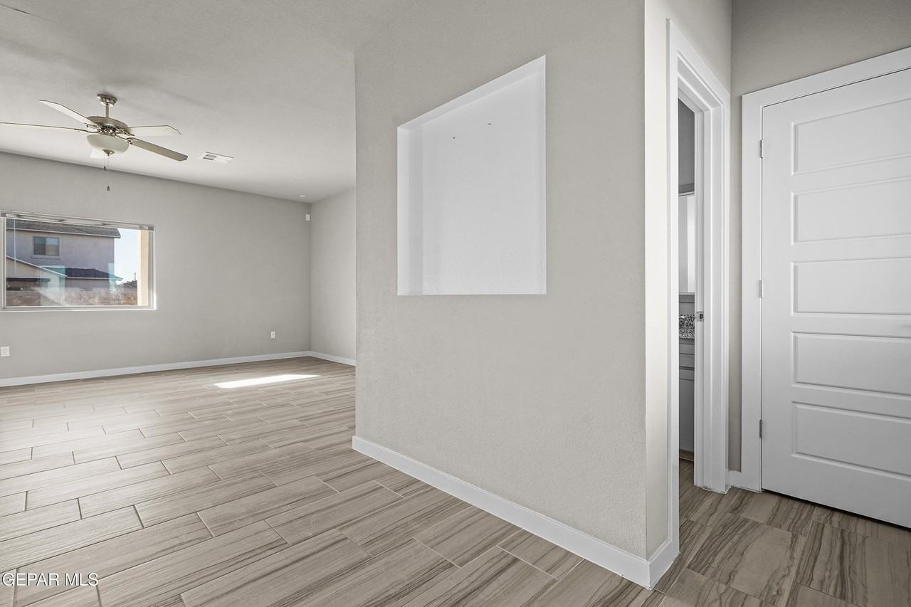 13900 Villa Vista Ave - Photo 6 of 32