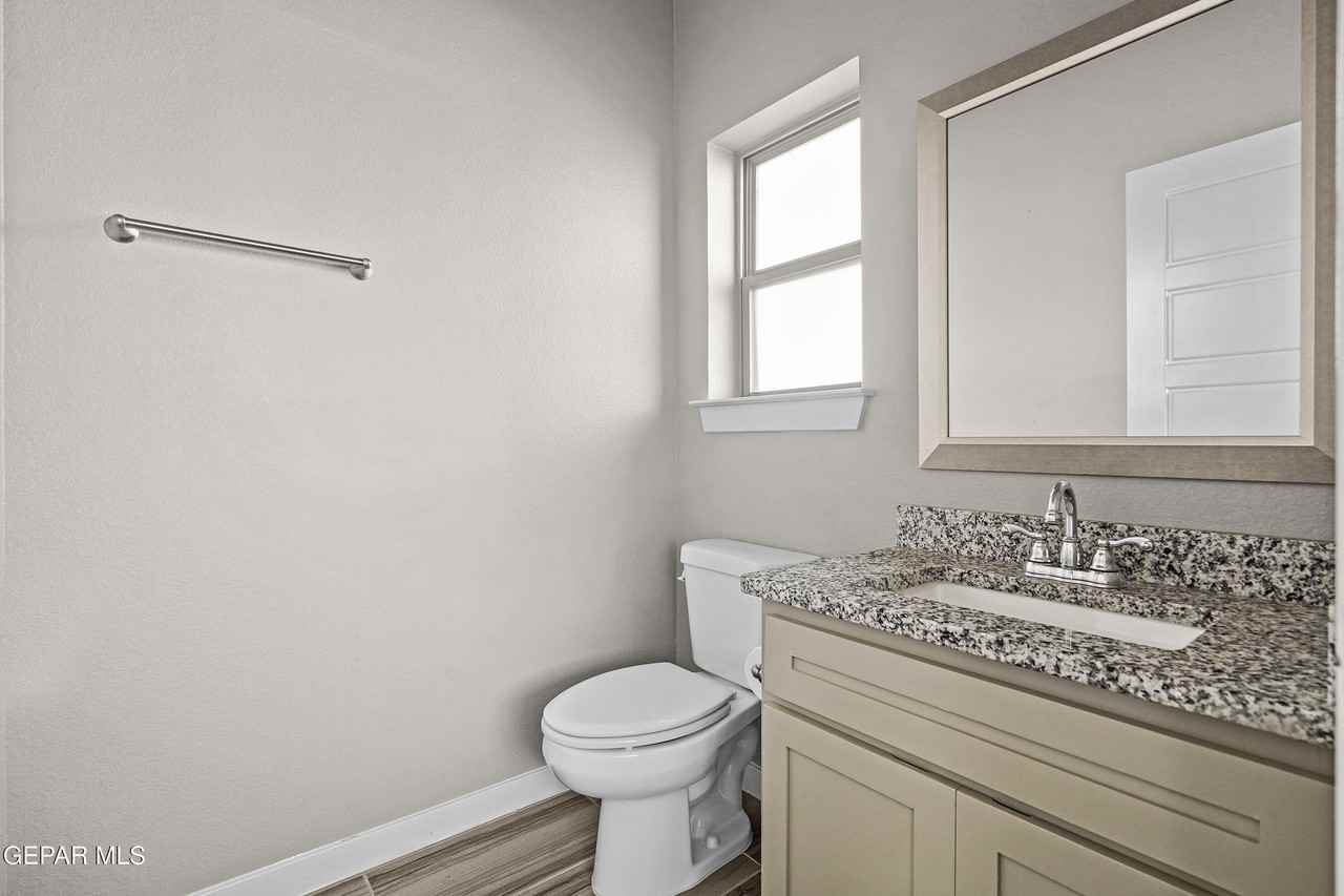 13900 Villa Vista Ave - Photo 7 of 32