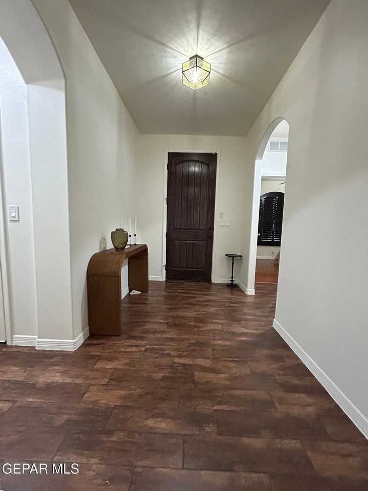 7349 Skyrocket Drive - Photo 4 of 50