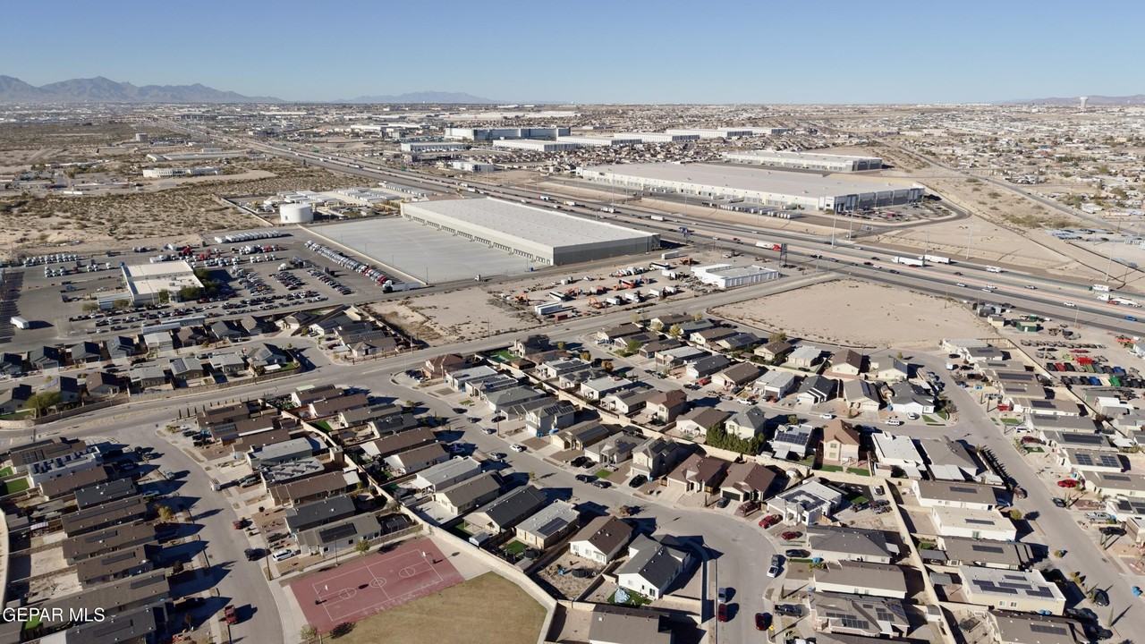 11145 Eleanor Coldwell Place - Photo 2 of 30