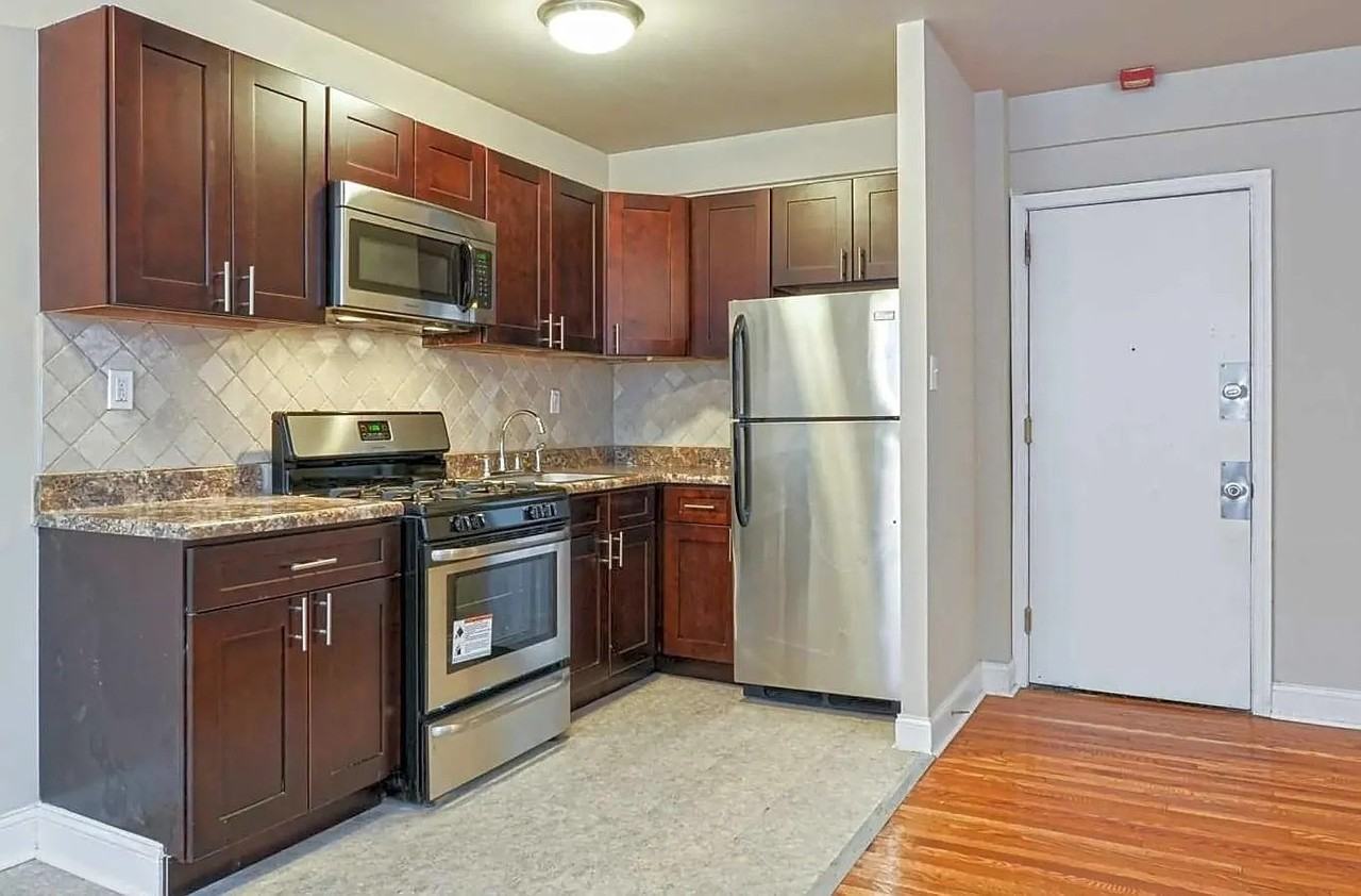 Lennox Apartments - Photo 6 of 11