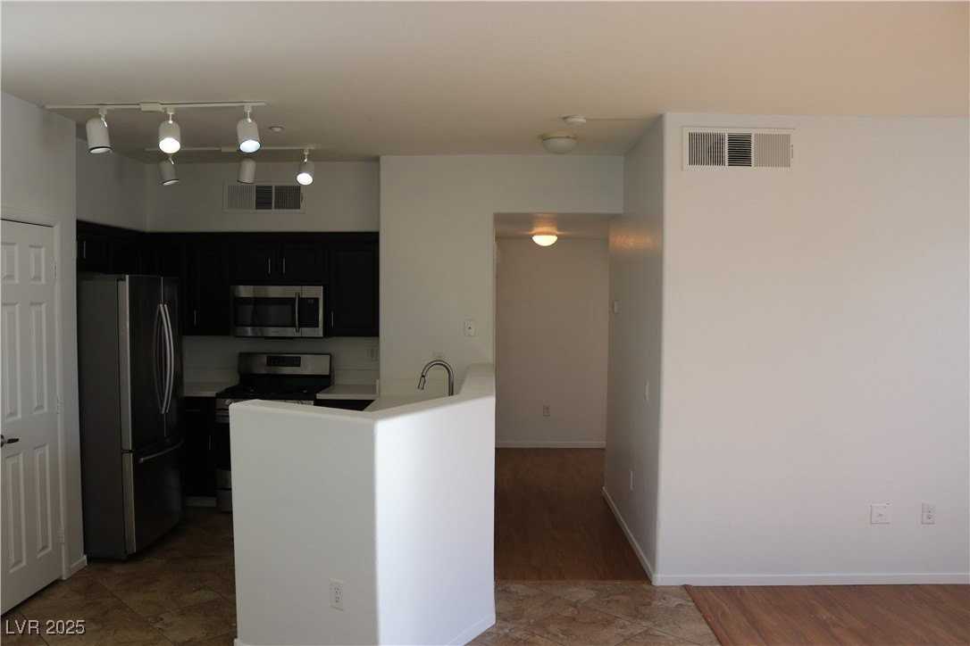 50 Aura De Blanco St #13202 - Photo 5 of 28