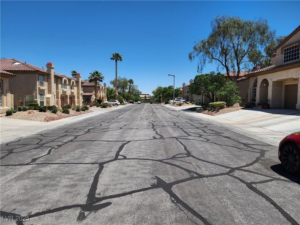 7733 Almeria Avenue - Photo 5 of 25