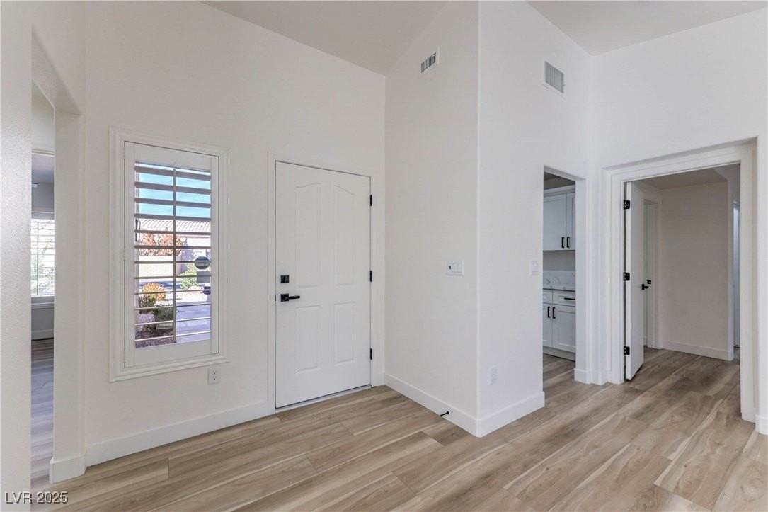 10321 Junction Hill Drive - Photo 5 of 28