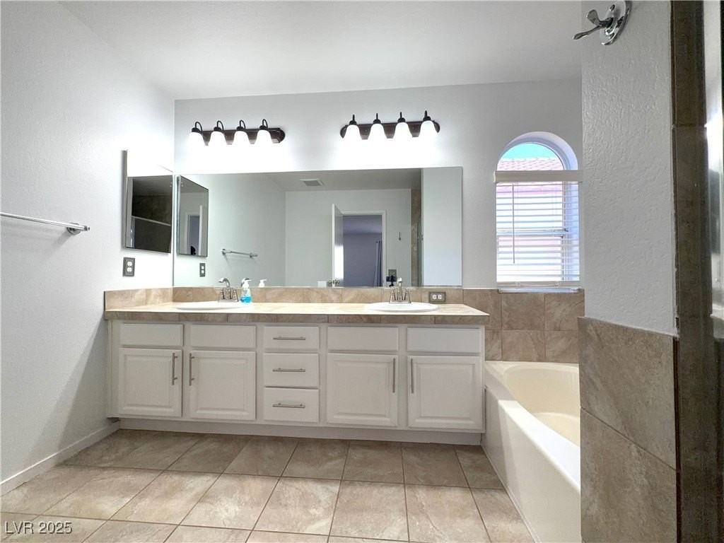 9449 Amber Valley Ln - Photo 5 of 27