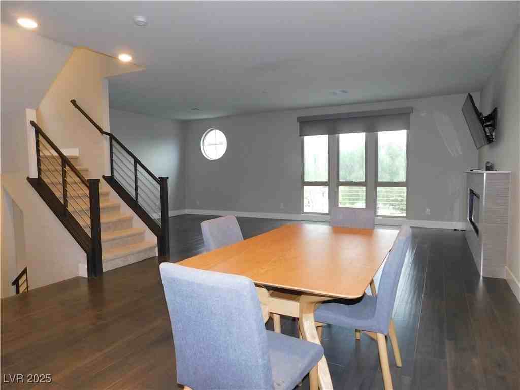 8065 Misty Canyon Avenue - Photo 6 of 43