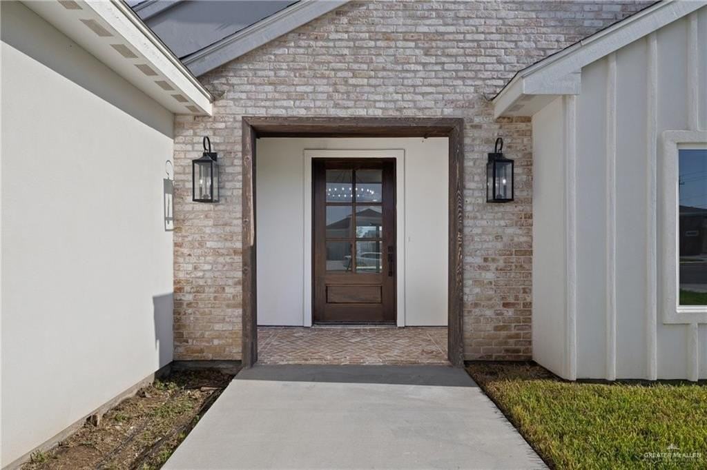 3310 Las Vistas Lane - Photo 3 of 23