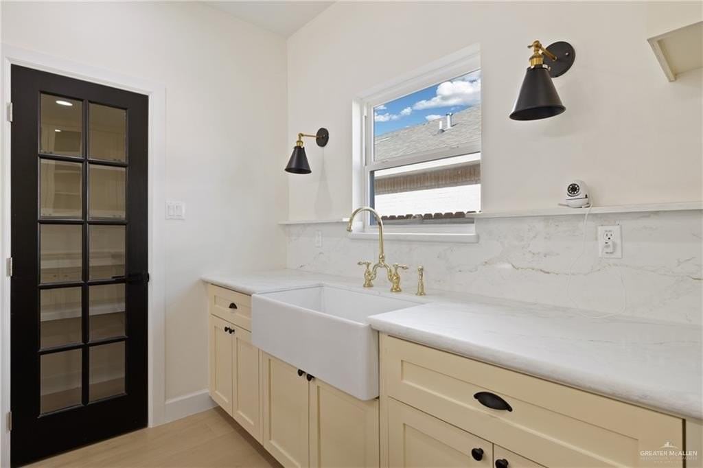 3310 Las Vistas Lane - Photo 7 of 23