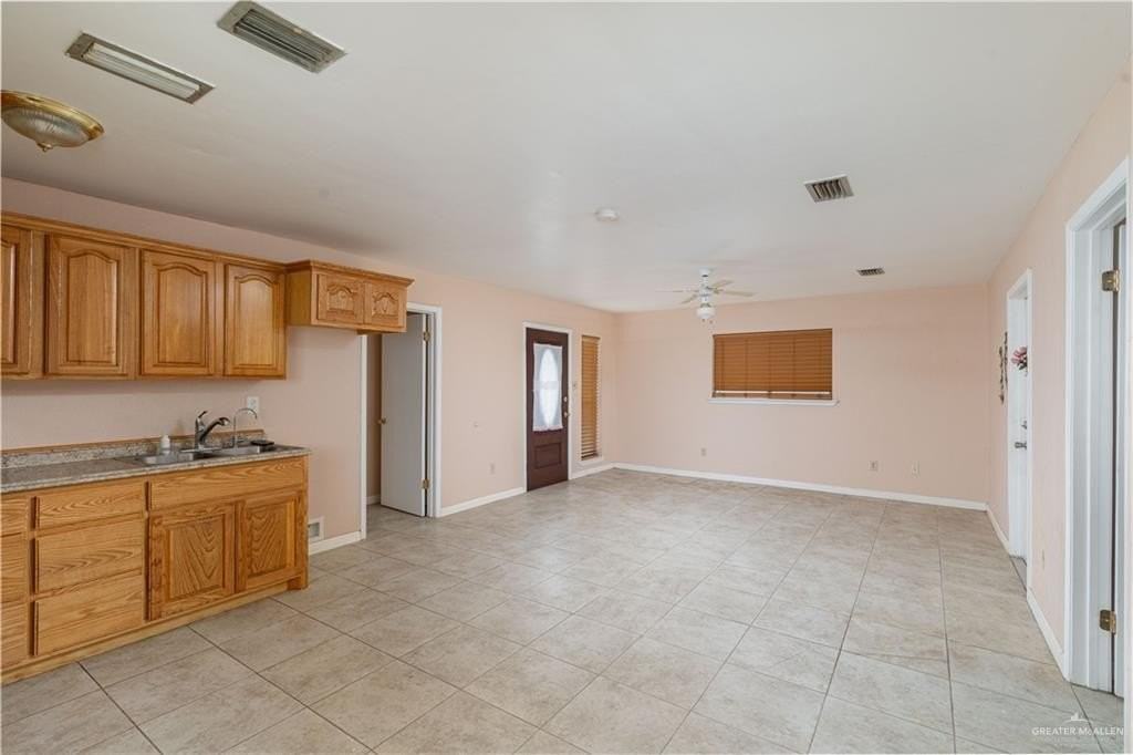 1807 Village Square - Photo 5 of 17