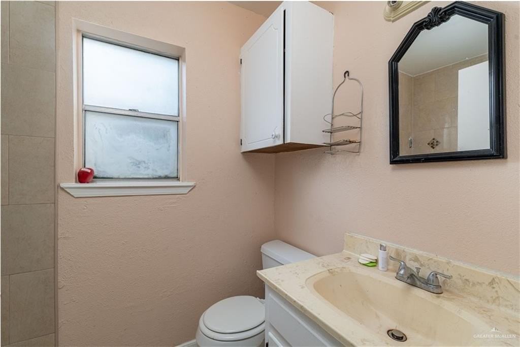 1807 Village Square - Photo 7 of 17