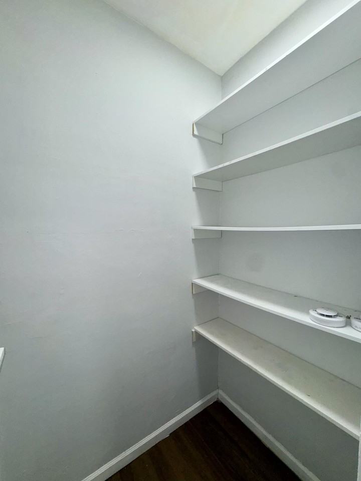 605 Mount St - Photo 6 of 17