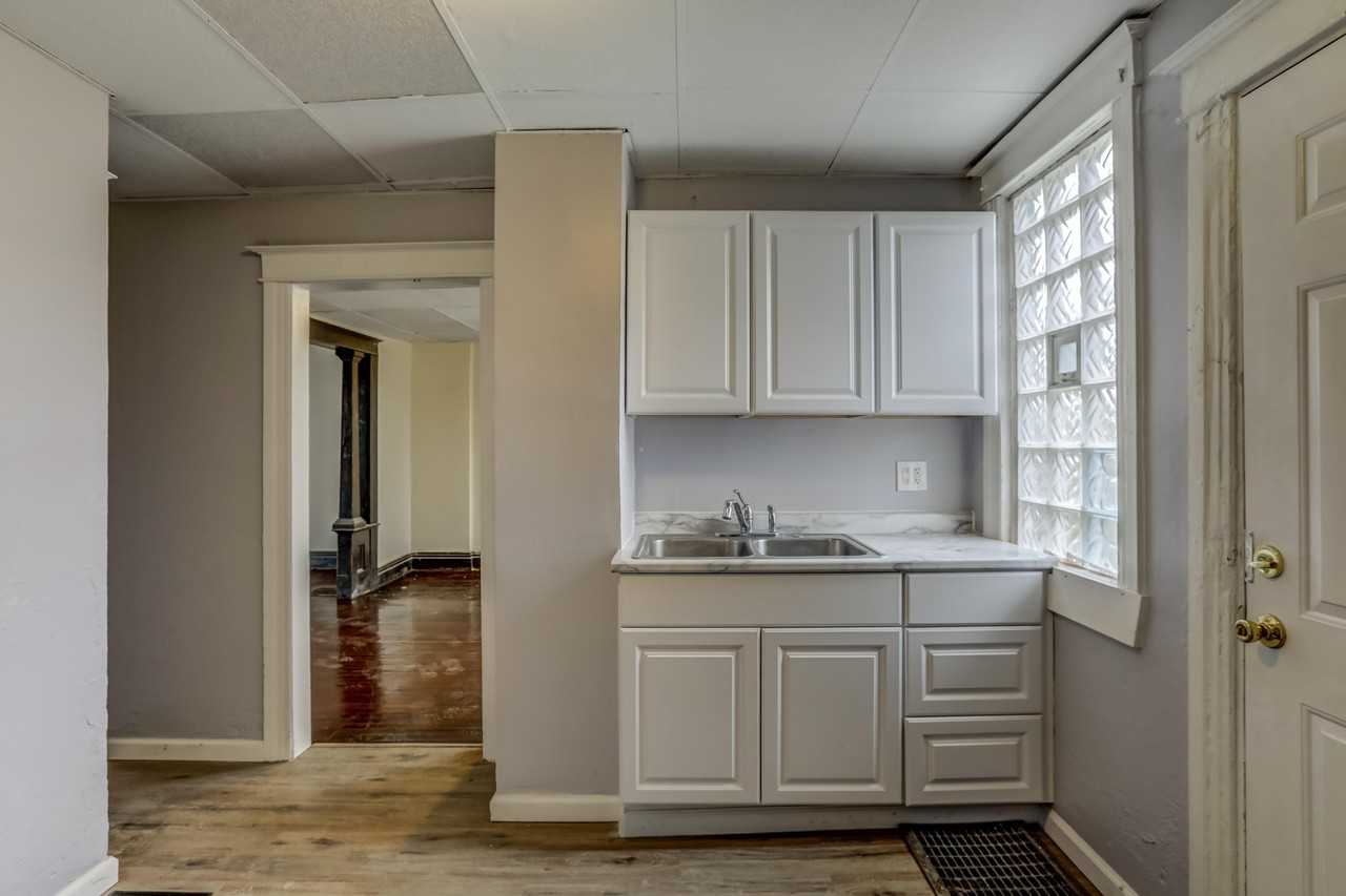 5858 Seneca St - Photo 3 of 12