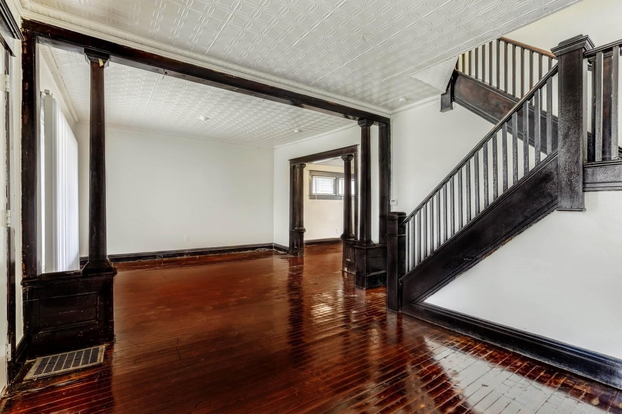 5858 Seneca St - Photo 5 of 12