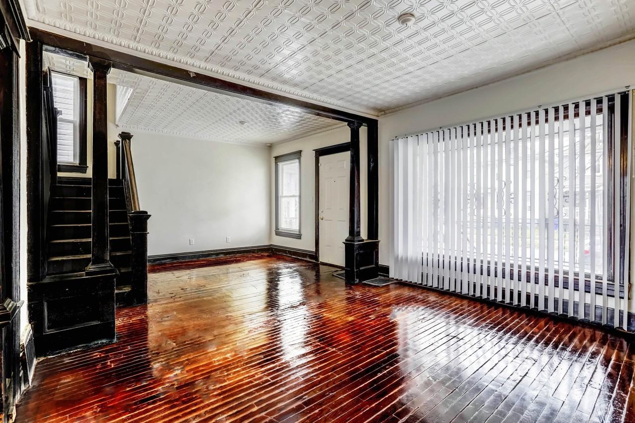 5858 Seneca St - Photo 6 of 12