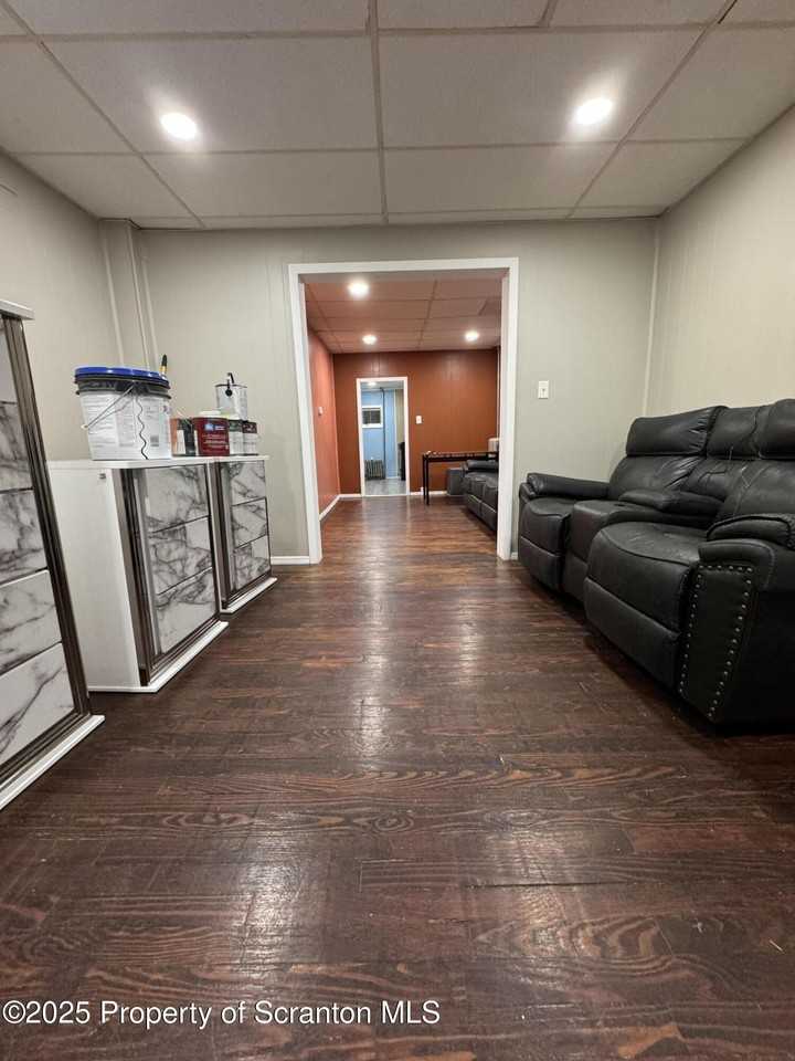 618 Deacon Street - Photo 4 of 12