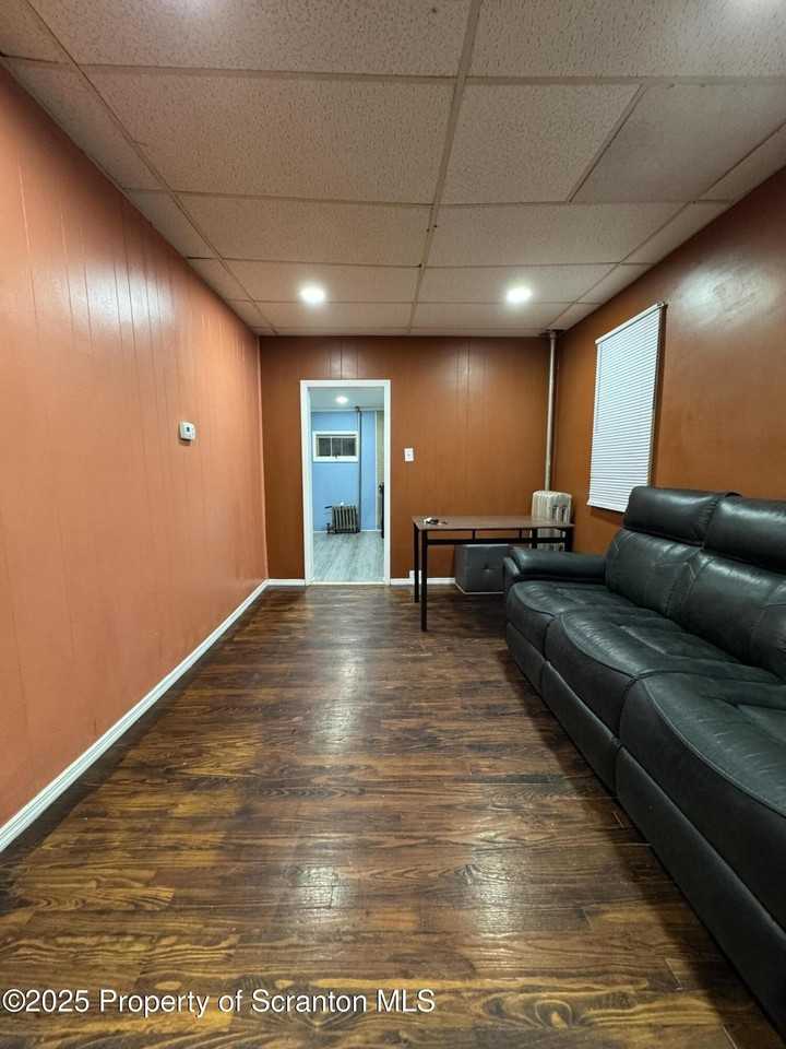 618 Deacon Street - Photo 5 of 12