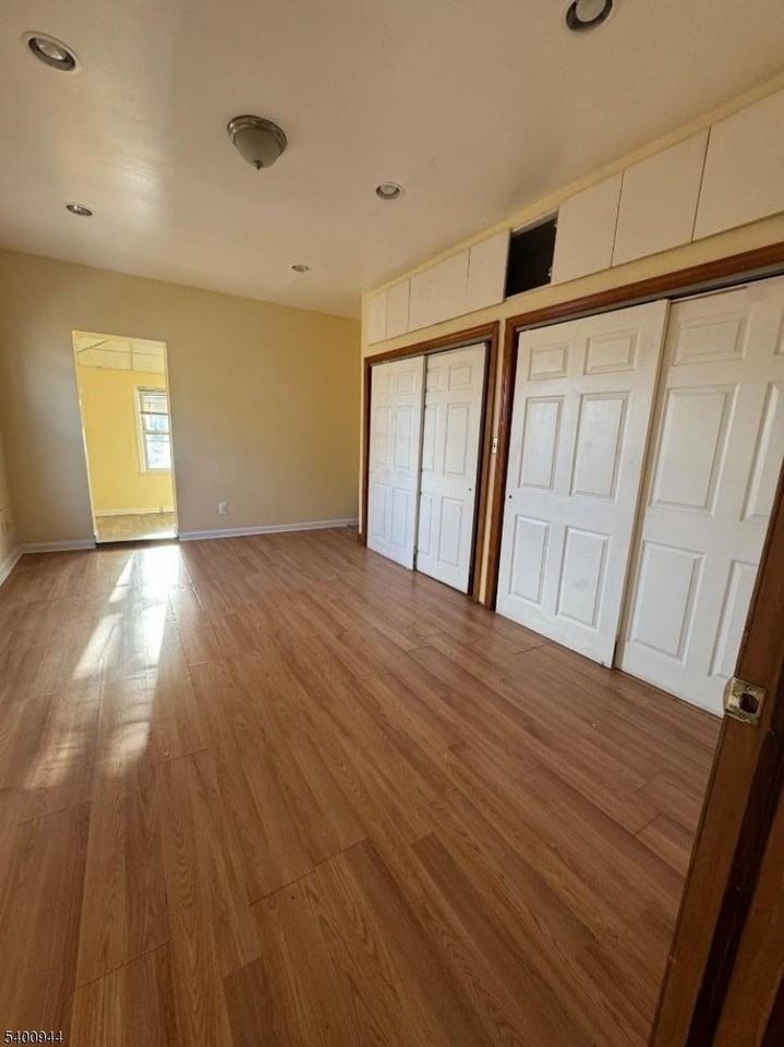 1141 Louisa St - Photo 7 of 14