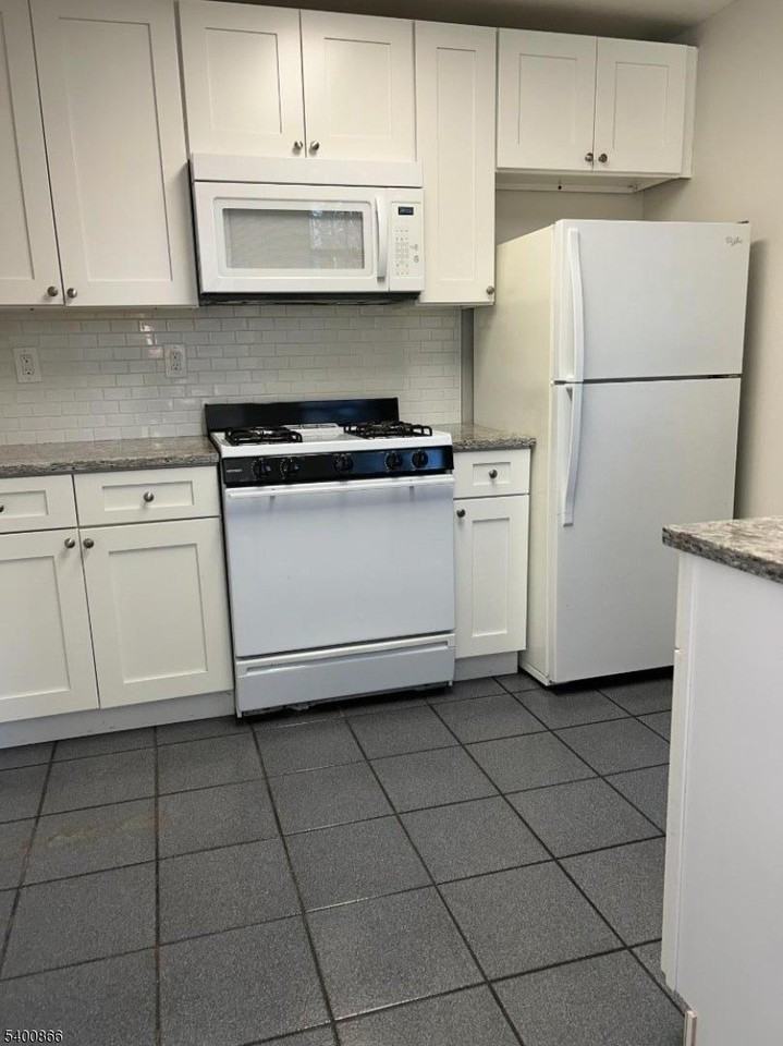 95 East Cedar Street - Photo 3 of 9