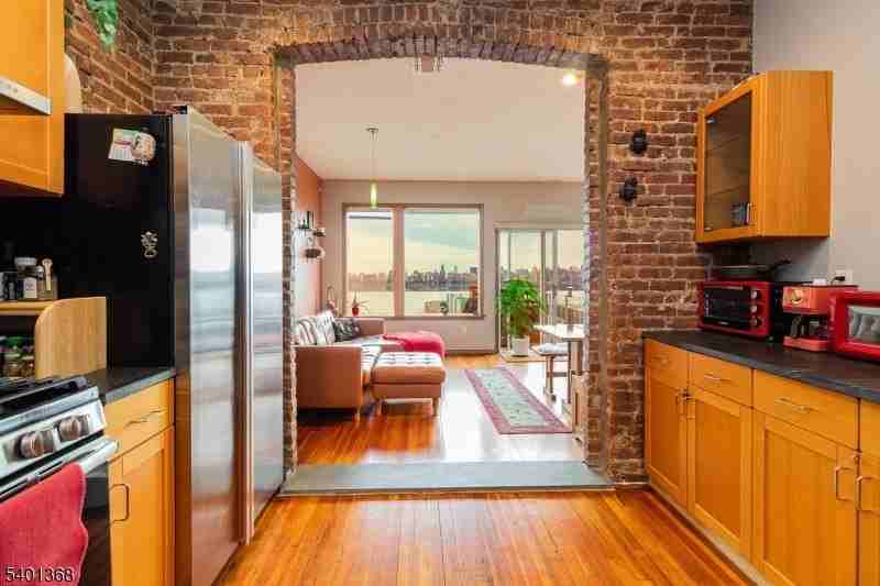 152 Pine Street - Photo 2 of 15