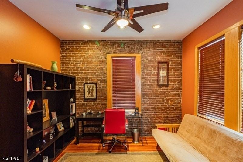 152 Pine Street - Photo 4 of 15