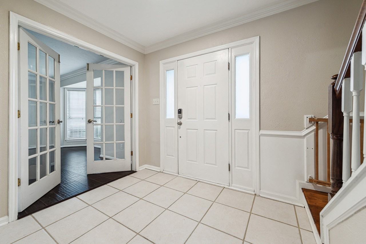 9806 Gold Cup Way - Photo 3 of 20