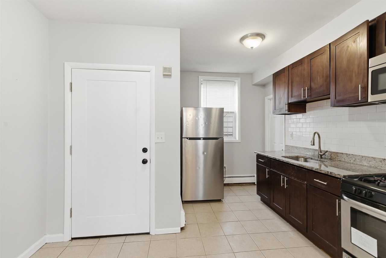 154 South St #1 - Photo 5 of 15