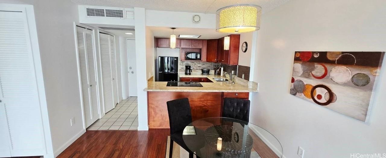 440 Seaside Ave Apt 702 #702 - Photo 3 of 14