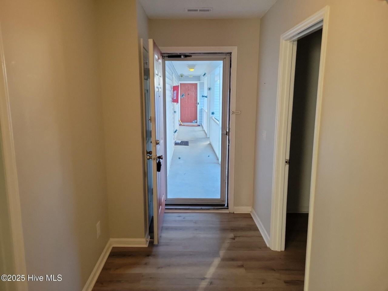 106 W Victoria Ct Apt D #D - Photo 6 of 24