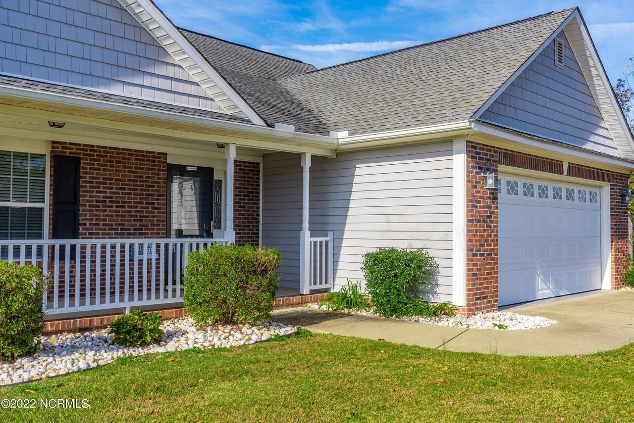 389 Livingston Drive - Photo 2 of 37