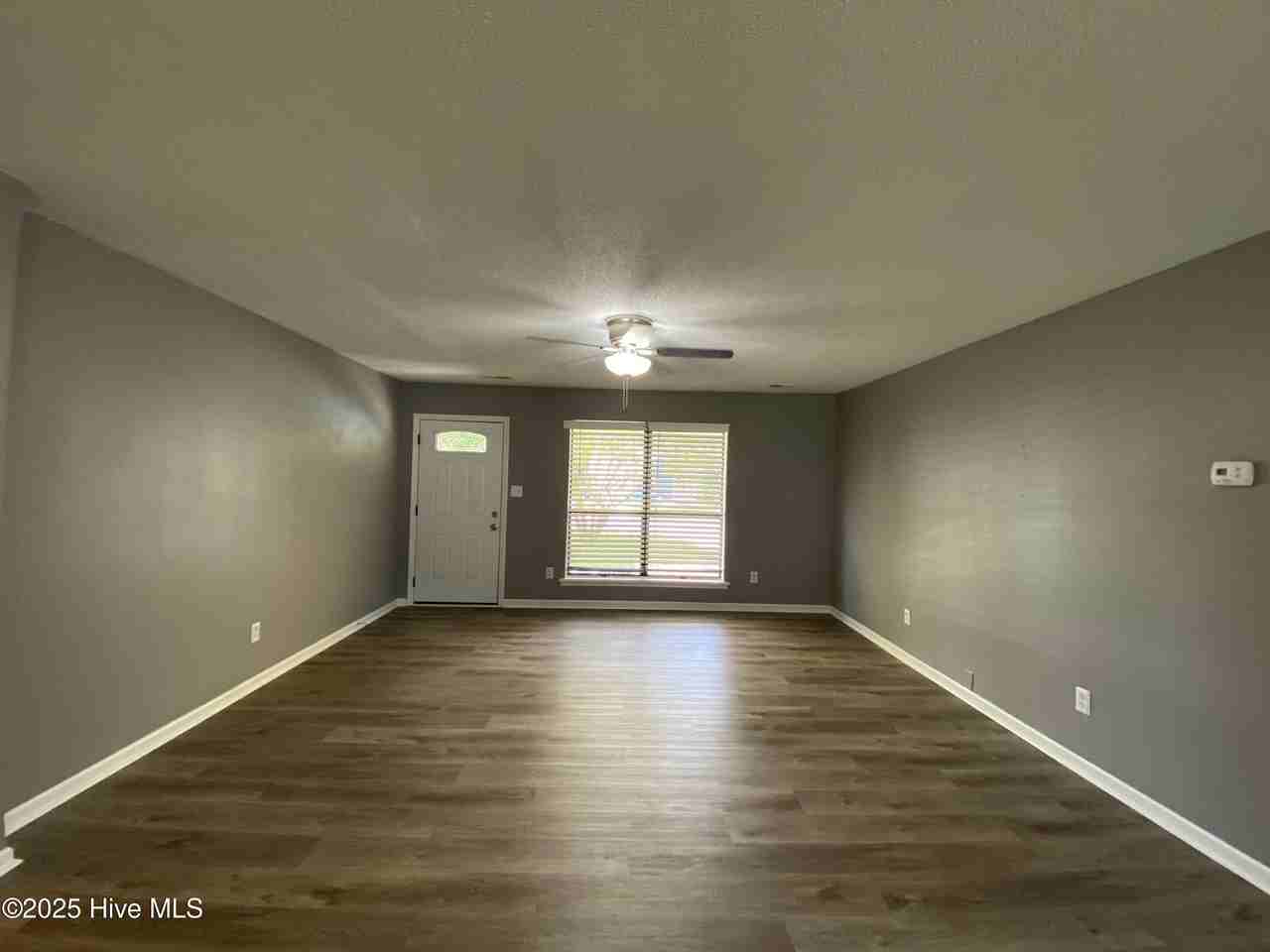 407 Sitton Pl - Photo 2 of 14