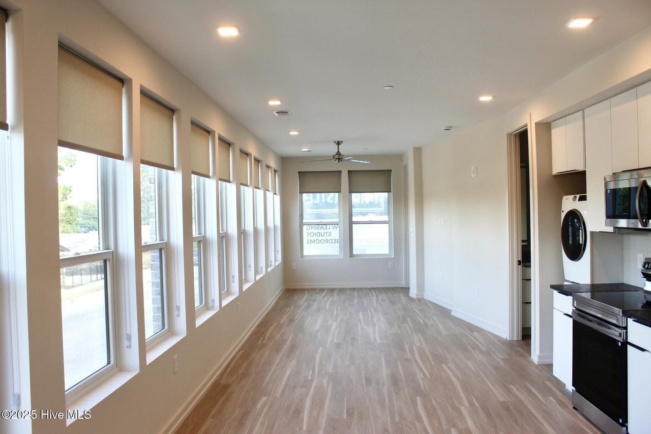 1124 Castle St #201 - Photo 3 of 6