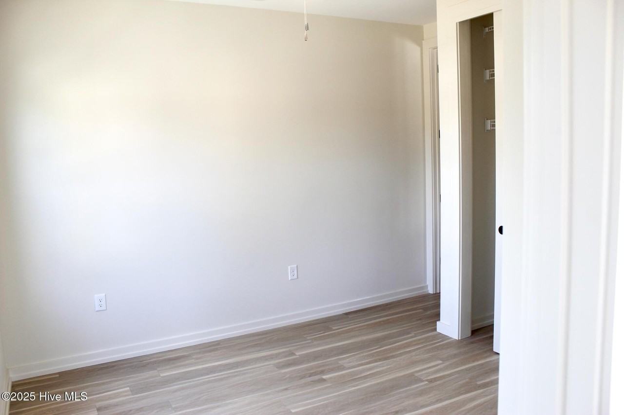 1124 Castle St #201 - Photo 5 of 6