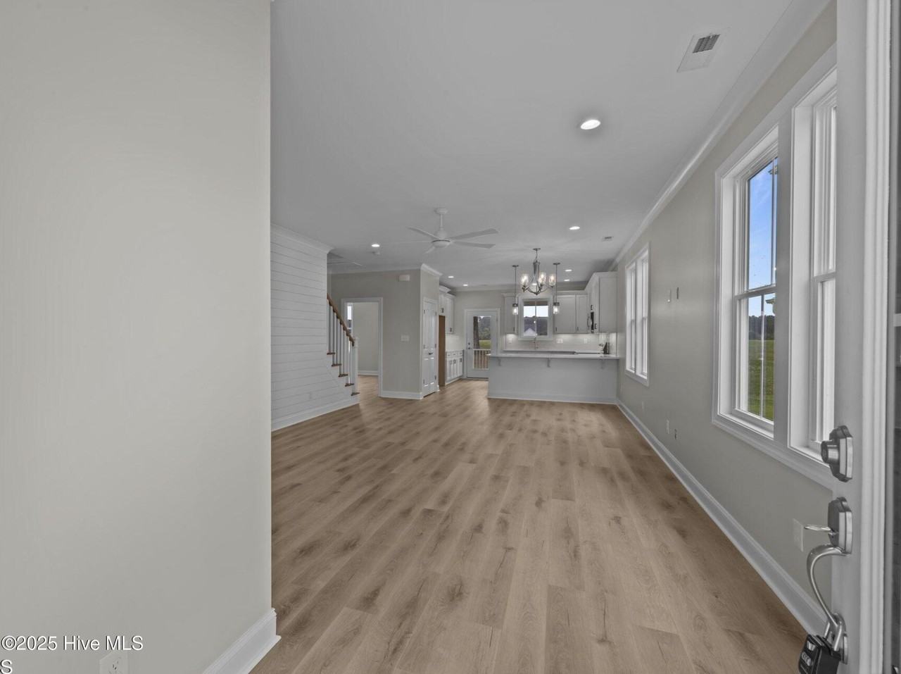 317 Taylorwood Drive - Photo 2 of 33