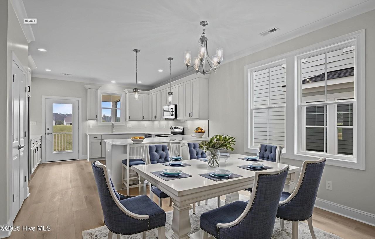 317 Taylorwood Drive - Photo 6 of 33