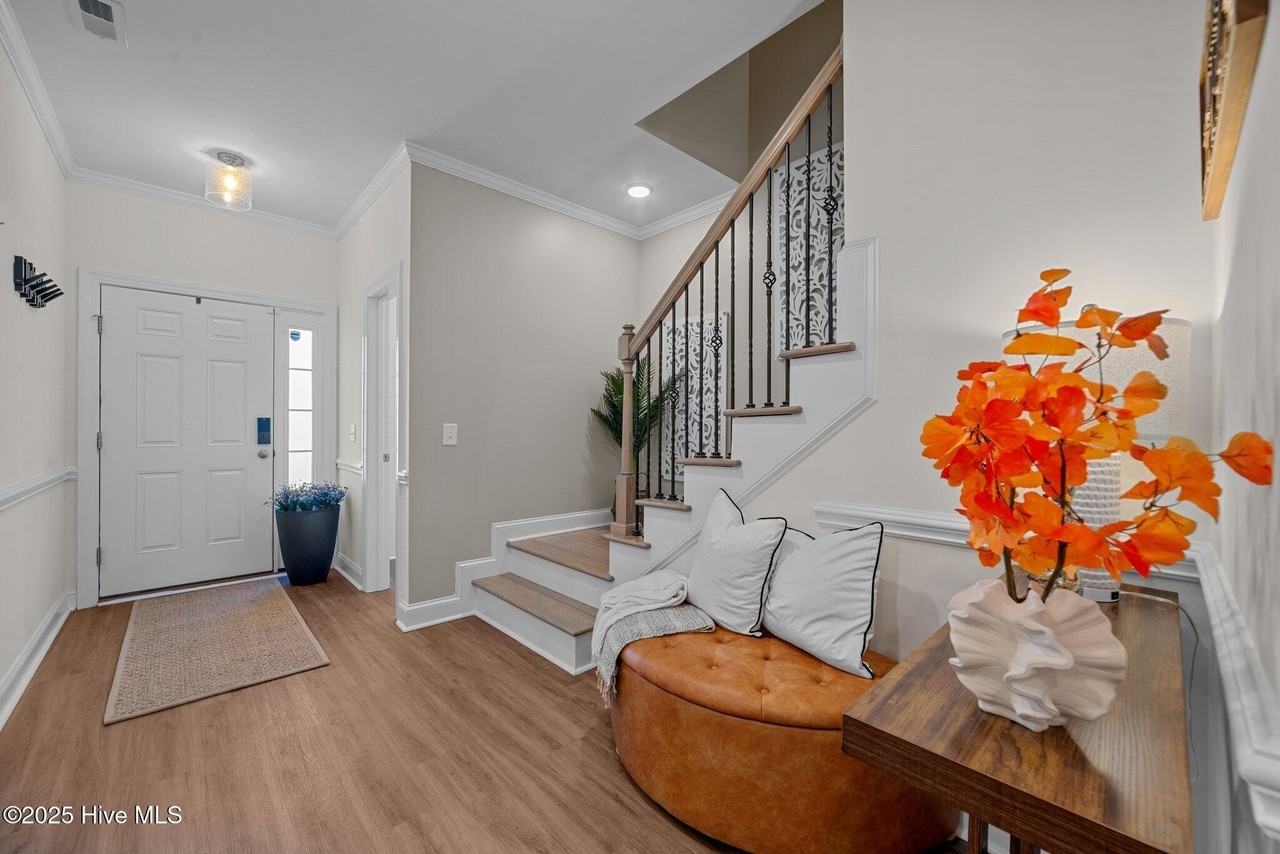 100 Leines Way Unit B #B - Photo 4 of 30